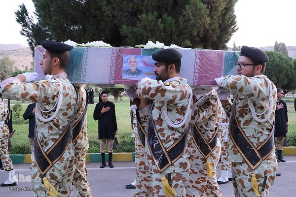 آئین وداع نیروهای مسلح شیراز با پیکر شهید عبدالله اسکندری