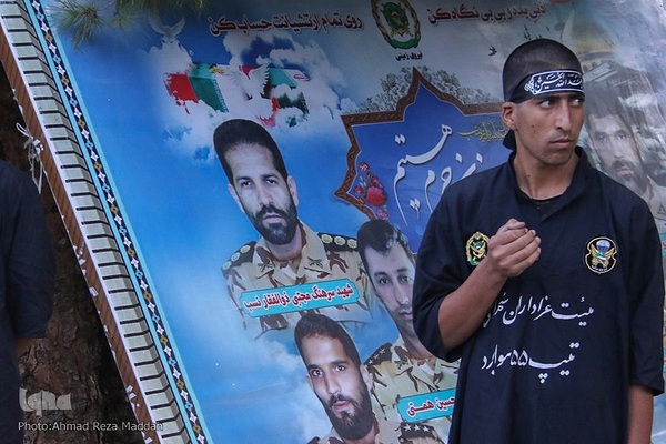 آئین وداع نیروهای مسلح شیراز با پیکر شهید عبدالله اسکندری