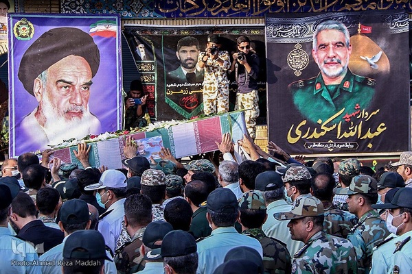 آئین وداع نیروهای مسلح شیراز با پیکر شهید عبدالله اسکندری