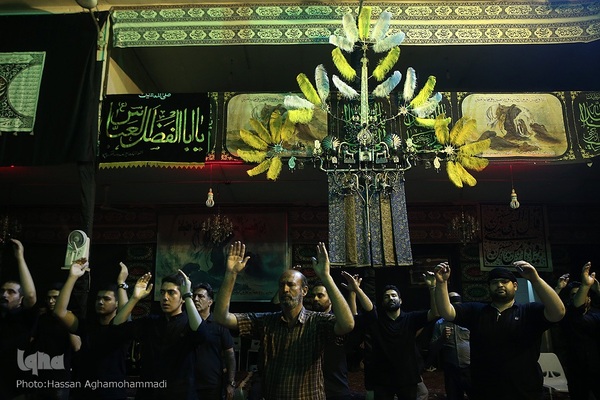 مراسم عزاداری شب تاسوعای حسینی در تکیه نفرآباد شهر ری