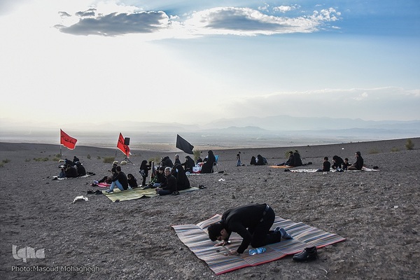 مراسم عزاداری تاسوعای حسینی در کویر «خوریان» سمنان