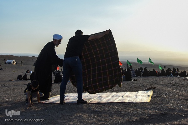 مراسم عزاداری تاسوعای حسینی در کویر «خوریان» سمنان