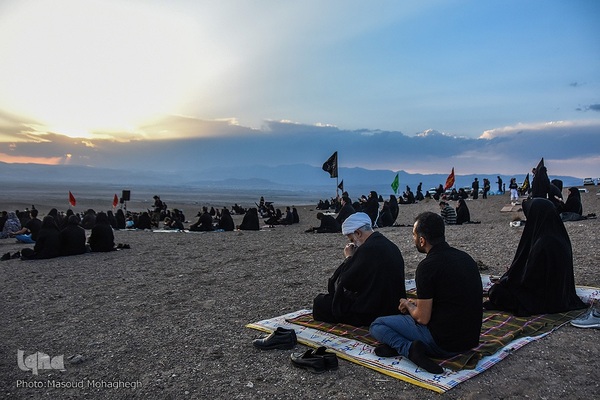 مراسم عزاداری تاسوعای حسینی در کویر «خوریان» سمنان