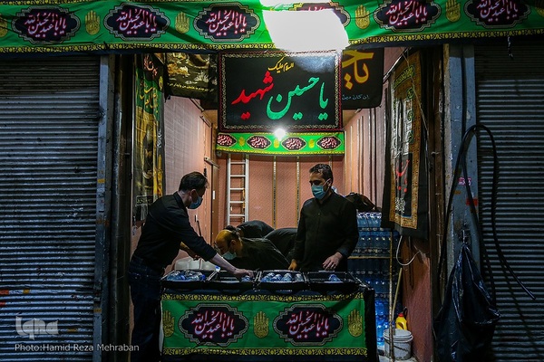 حسینیه ایران؛ عزاداری ظهر تاسوعا در بازار تهران