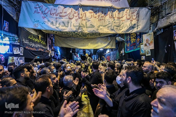 حسینیه ایران؛ عزاداری ظهر تاسوعا در بازار تهران