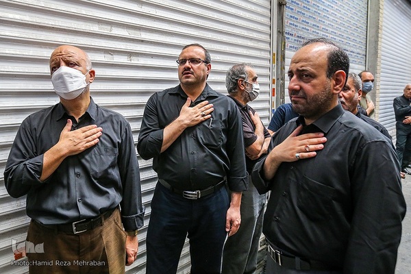 حسینیه ایران؛ عزاداری ظهر تاسوعا در بازار تهران