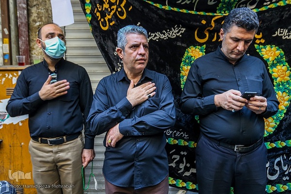 حسینیه ایران؛ عزاداری ظهر تاسوعا در بازار تهران