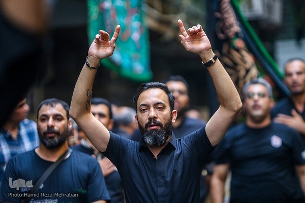 حسینیه ایران؛ عزاداری ظهر تاسوعا در بازار تهران