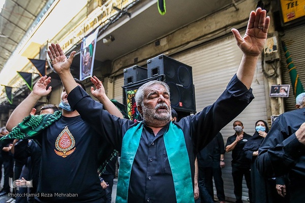 حسینیه ایران؛ عزاداری ظهر تاسوعا در بازار تهران