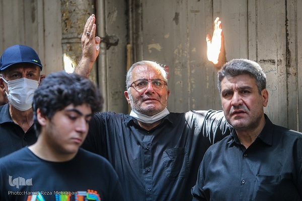 حسینیه ایران؛ عزاداری ظهر تاسوعا در بازار تهران