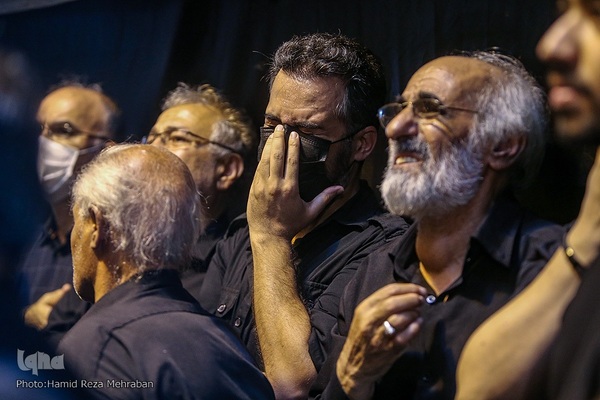 حسینیه ایران؛ عزاداری ظهر تاسوعا در بازار تهران