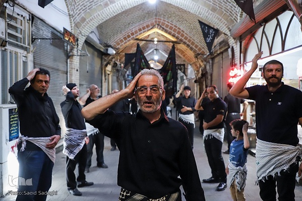 حسینیه ایران؛ تاسوعای حسینی در بزرگ‌ترین بازار سرپوشیده جهان