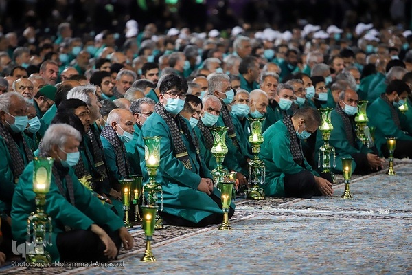 حسینیه ایران؛ مراسم شب عاشورا حسینی در حرم مطهر رضوی