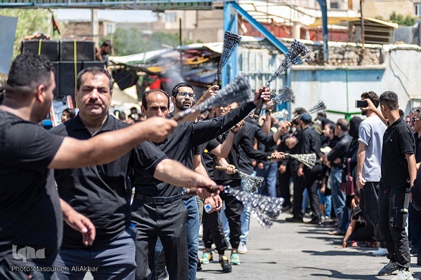 مراسم عزاداری عاشورای حسینی در آستان مقدس امامزادگان محمد (ع) و سکینه خاتون (س) کرج