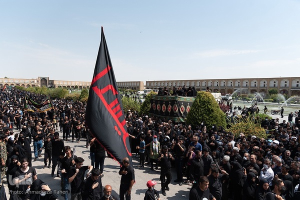 مراسم عزاداری عاشورای حسینی در میدان امام خمینی (ره) اصفهان