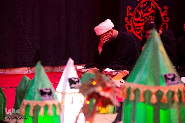 محفل انس با قرآن کریم در شب عاشورا در قرارگاه حسینی