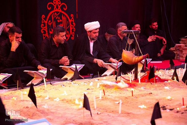 محفل انس با قرآن کریم در شب عاشورا در قرارگاه حسینی