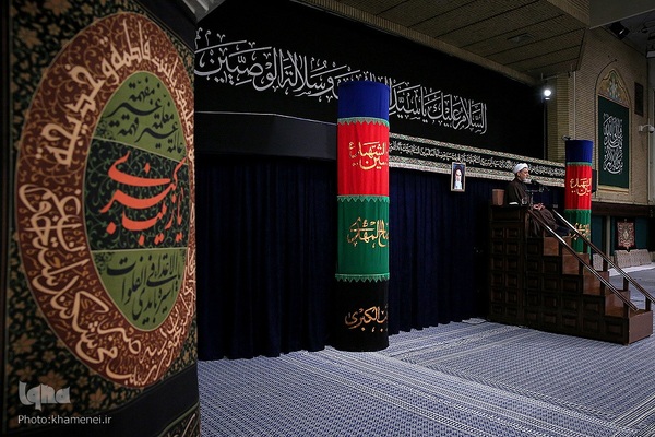 آخرین شب عزاداری حضرت اباعبدالله الحسین (ع) با حضور رهبر انقلاب اسلامی در حسینیه امام خمینی (ره)