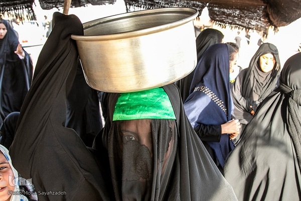 آیین نمادین خاکسپاری پیکرهای شهدای کربلا در حمیدیه