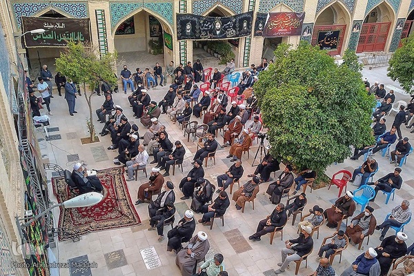 دسته عزاداری طلاب و روحانيون شیراز در سومين روز شهادت امام حسین(ع)