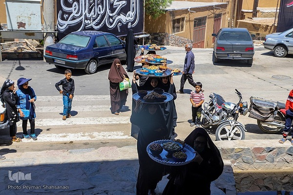 آیین سنتی ۶ امام حسین در شهر بَرزُک کاشان