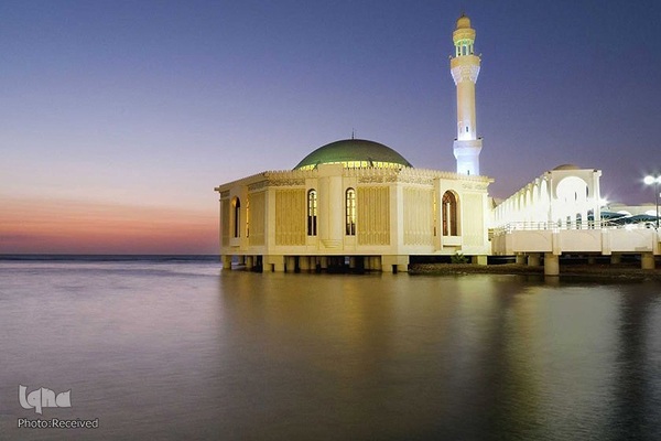 مسجد «الرحمة» ساحل دریای سرخ