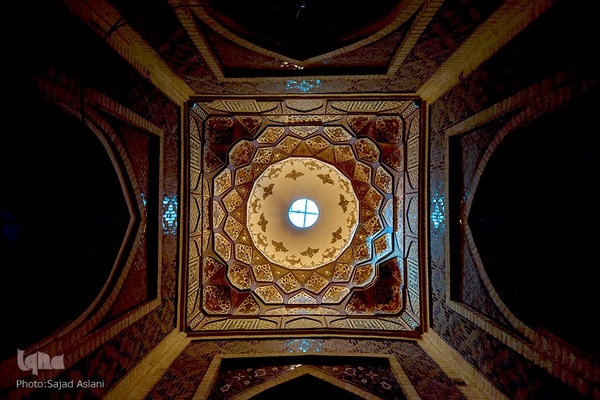 ⁨بقعه امامزاده اسماعیل اصفهان⁩