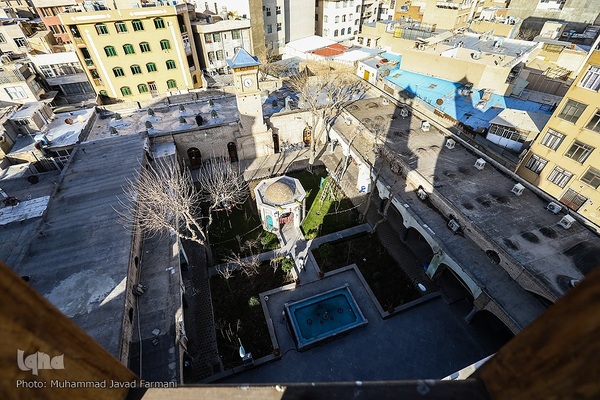 افراشته فیروزه‌ای؛ مسجد معیرالممالک به قدمت تاریخ تهران