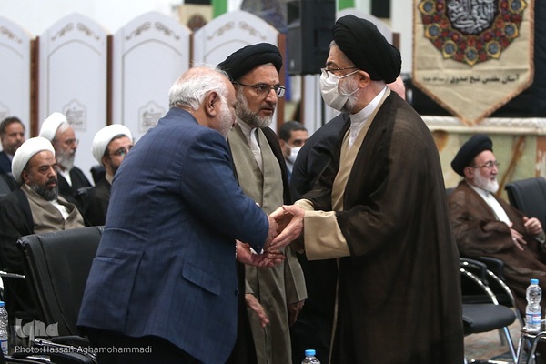 اولین همایش ملی موکب داران حسینی «قدم‌های آسمانی» در بقعه شیخ صدوق شهر ری