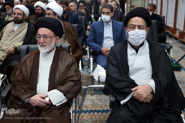 حجت‌الاسلام والمسلمین نواب، نماینده ولی فقیه در سازمان حج و زیارت و حجت‌الاسلام والمسلمین قاضی‌عسکر، تولیت آستان حضرت عبدالعظیم(ع)