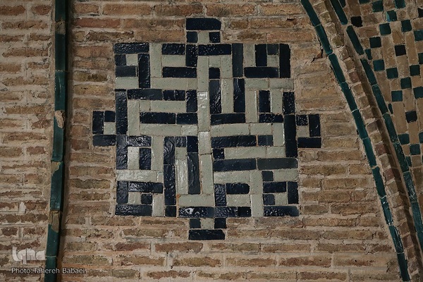 افراشته فیروزه‌ای؛ مسجد آقامحمود
