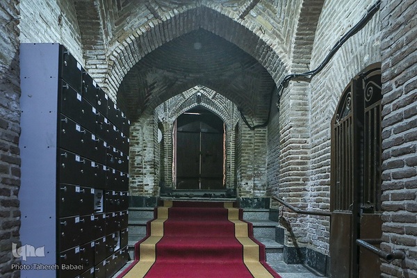 افراشته فیروزه‌ای؛ مسجد آقامحمود
