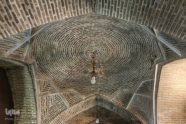 افراشته فیروزه‌ای؛ مسجد آقامحمود
