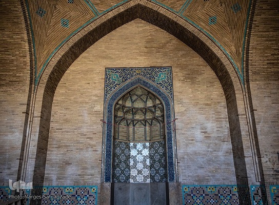 افراشته فیروزه‌ای؛ مسجد حکیم یا مسجد جورجیر