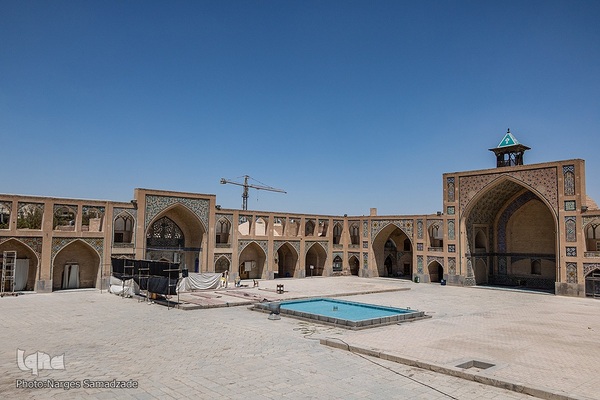 افراشته فیروزه‌ای؛ مسجد حکیم یا مسجد جورجیر