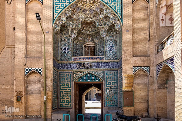 افراشته فیروزه‌ای؛ مسجد حکیم یا مسجد جورجیر