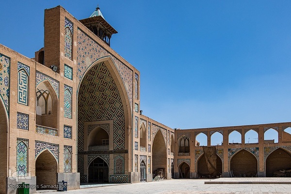 افراشته فیروزه‌ای؛ مسجد حکیم یا مسجد جورجیر