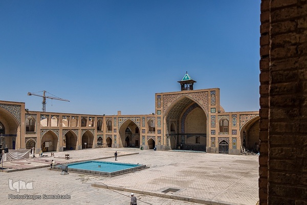 افراشته فیروزه‌ای؛ مسجد حکیم یا مسجد جورجیر