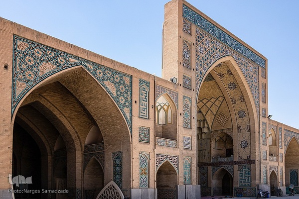 افراشته فیروزه‌ای؛ مسجد حکیم یا مسجد جورجیر