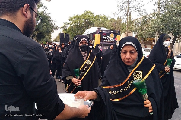 
پیاده روی روز شهادت حضرت علی بن حمزه(ع) در شیراز‎‎
