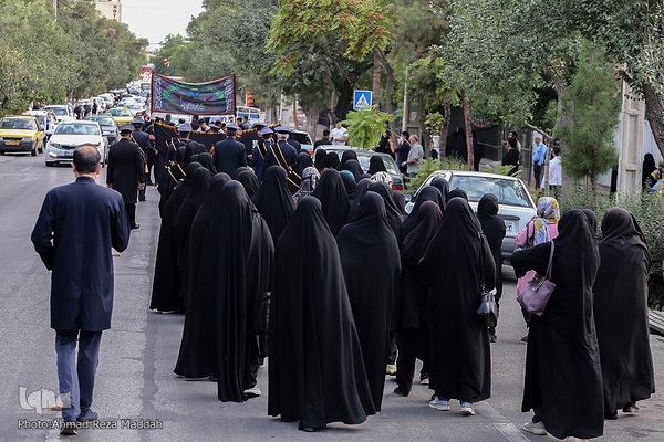 
پیاده روی روز شهادت حضرت علی بن حمزه(ع) در شیراز‎‎
