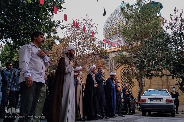 
پیاده روی روز شهادت حضرت علی بن حمزه(ع) در شیراز‎‎
