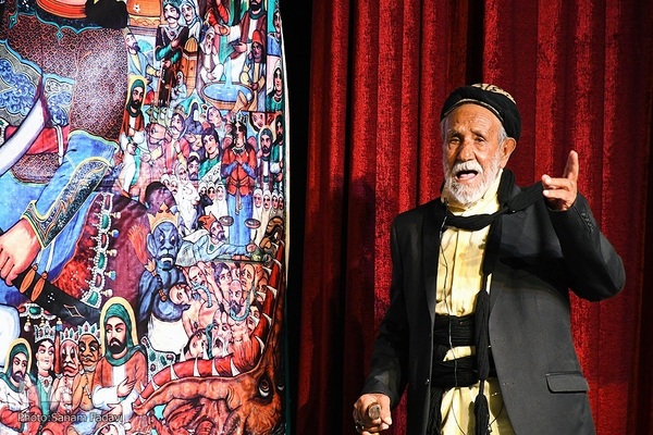 آیین گشایش نمایشگاه سرخ‌نگار در اصفهان‎‎