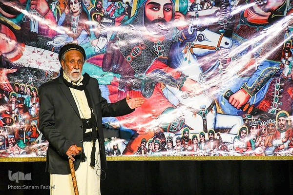 آیین گشایش نمایشگاه سرخ‌نگار در اصفهان‎‎