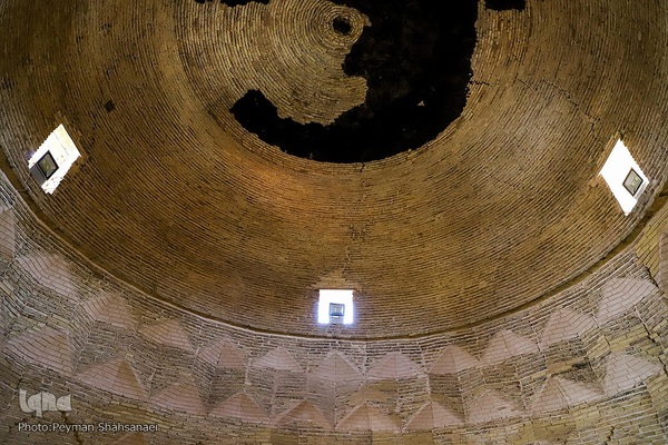 
مدرس ابن‌سینا در اصفهان
