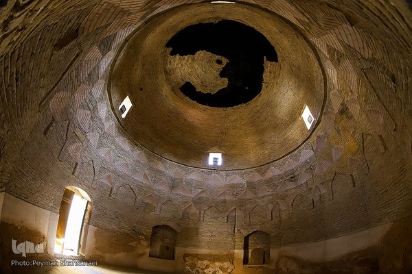 
مدرس ابن‌سینا در اصفهان
