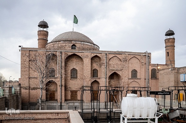 افراشته فیرزوزه‌ای؛ مسجد صاحب الامر تبریز