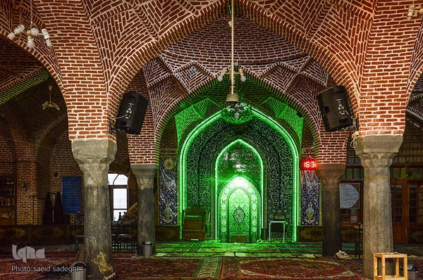 افراشته فیرزوزه‌ای؛ مسجد صاحب الامر تبریز