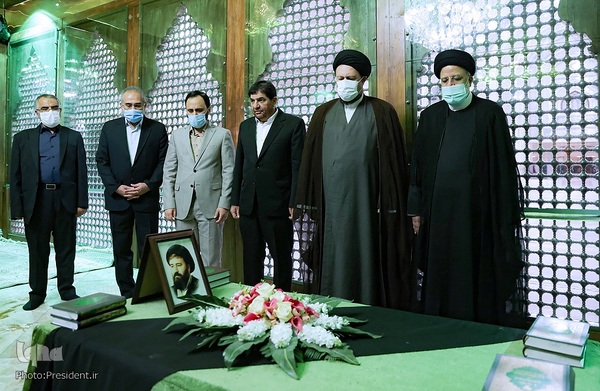 تجدید میثاق رییس جمهور و هیات دولت با آرمانهای امام راحل