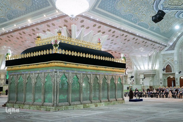 تجدید میثاق رییس جمهور و هیات دولت با آرمانهای امام راحل